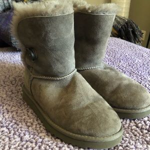 authentic Uggs Australia Bailey Button boot